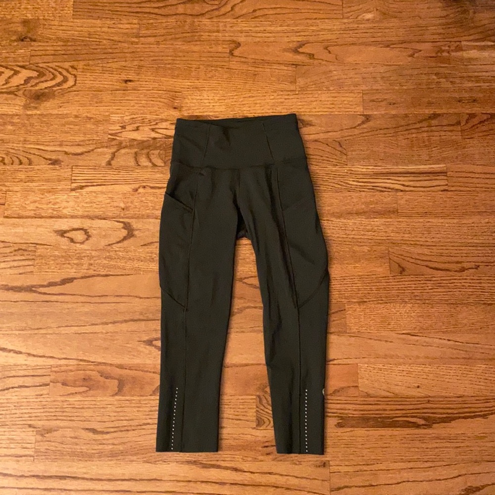 Lululemon olive green leggings size 2, 18in inseam